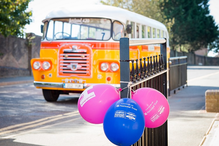 vinatage bus and balloons on Heritage Open Day