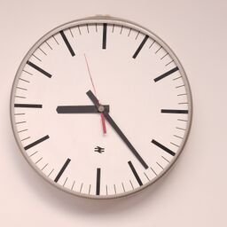 1970s station clock